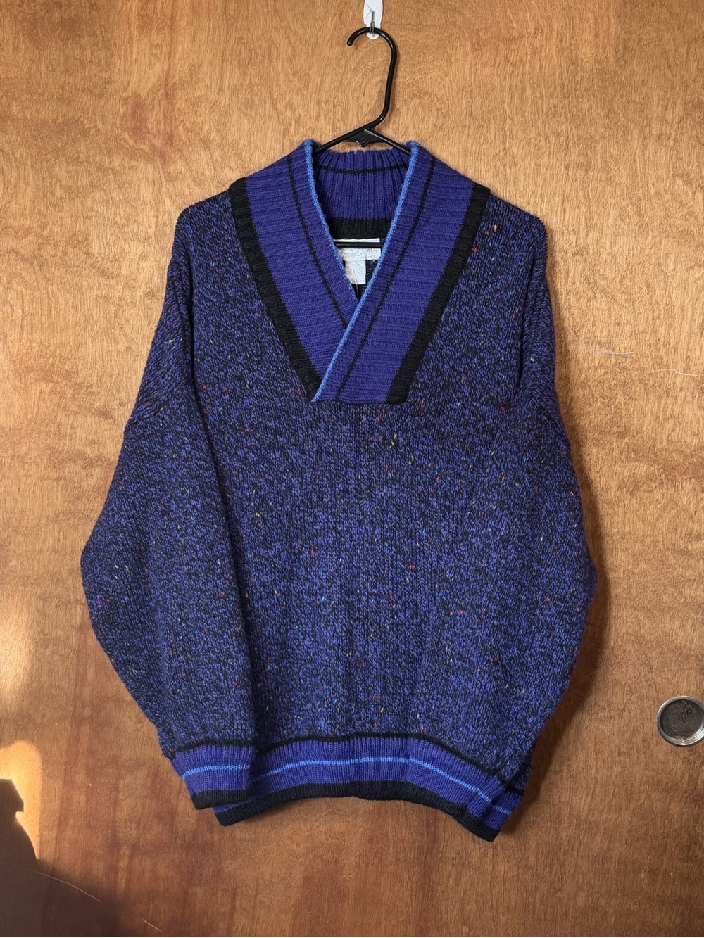 80’s Vintage Women’s Oversized V-Neck Knit Sweater in Royal Blue